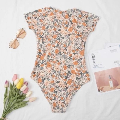 Women's Floral Short Sleeve Rash Guard Zipper Front One Piece Swimsuit - Cupshe 4 Women's Floral Short Sleeve Rash Guard Zipper Front One Piece Swimsuit - Cupshe - Image 2